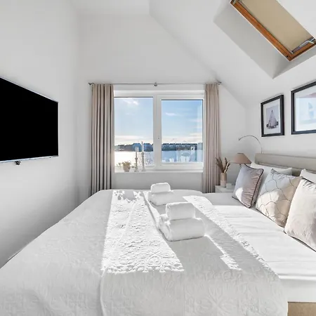 Ostsee-ferienwohnung Meeresflüstern Für 4, Modern, Meerblick, Sauna, Terrasse, Nah Am Apartamento