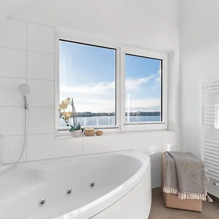 Ostsee-ferienwohnung Meeresflüstern Für 4, Modern, Meerblick, Sauna, Terrasse, Nah Am *